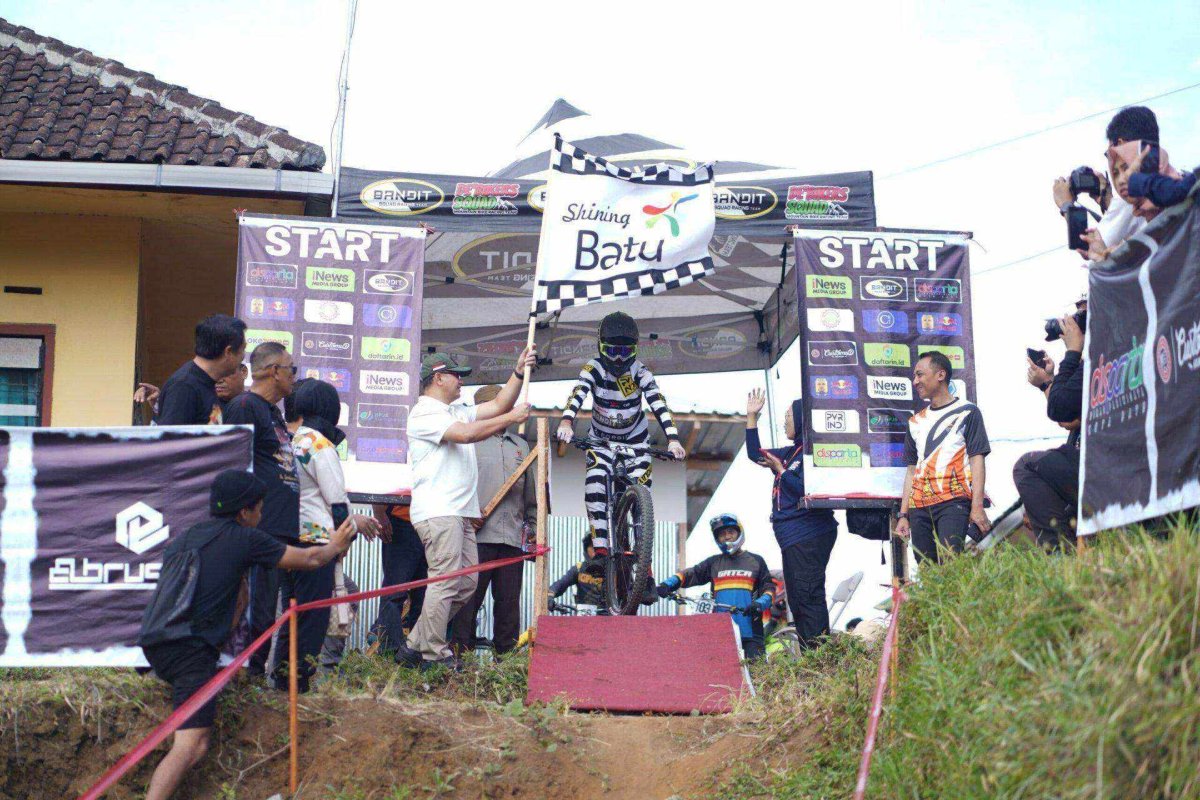 Urban Downhill 2024 di Kampung Wisata Kungkuk, Pj. Wali Kota Batu Aries: Kami Kembangkan Sport Tourism