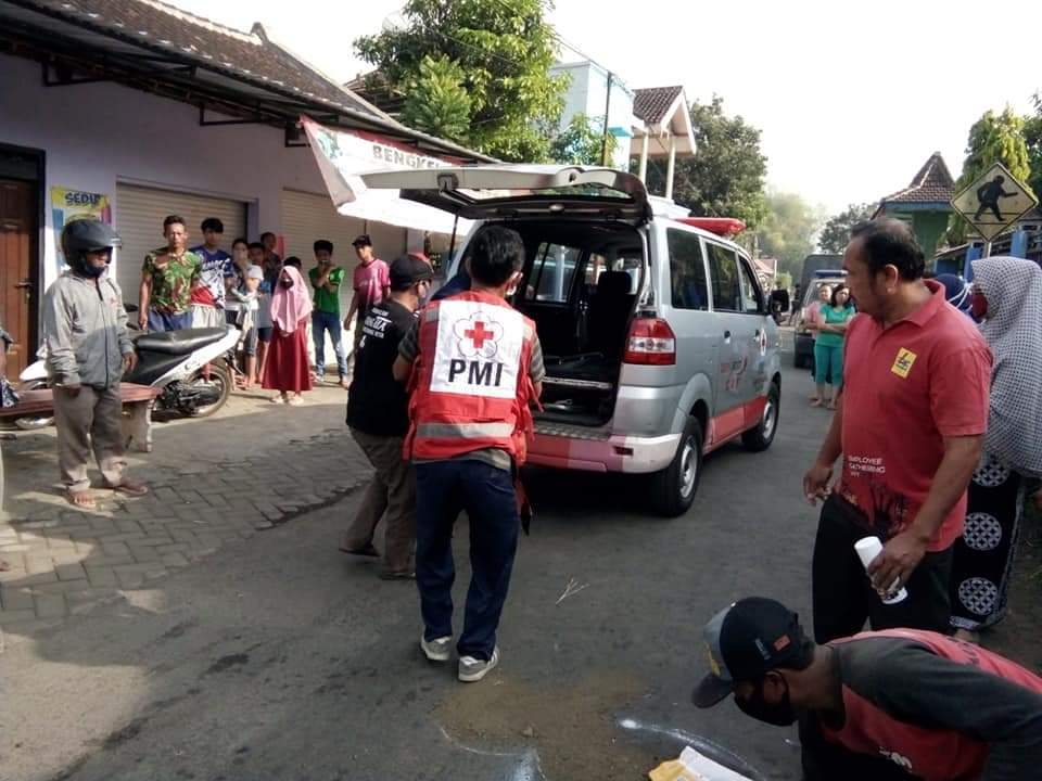 Hendak Berangkat Sekolah, Murid SD Terlindas Truk