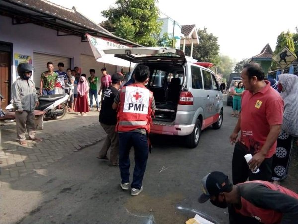 Hendak Berangkat Sekolah, Murid SD Terlindas Truk