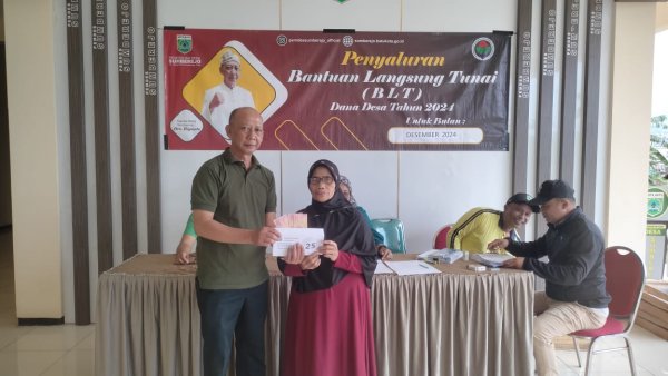 Pemdes Sumberejo Salurkan BLT 2024 Bulan ke-12 dari Dana Desa