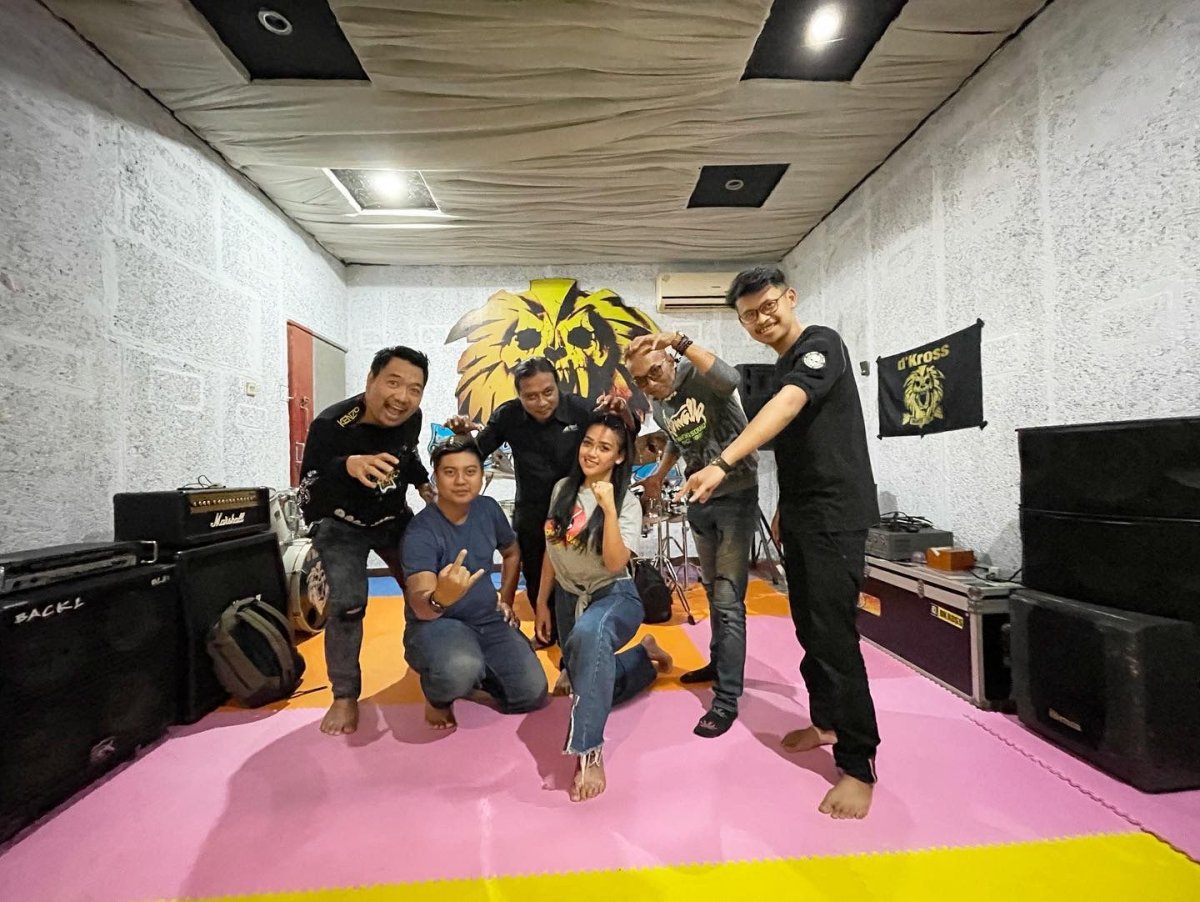 Kipa Ilakes! d’Kross Akhirnya Kolaborasi Bersama Clara Gopa, Personel Duo Semangka