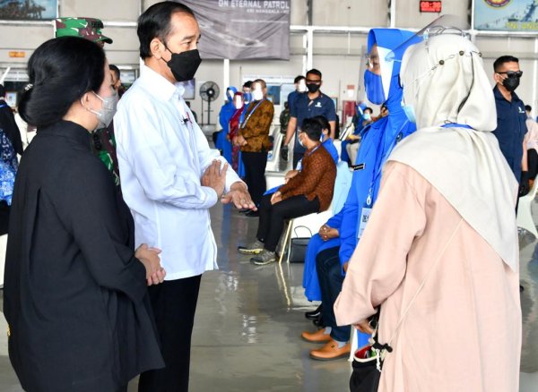 Kunjungan Kerja ke Malang, Jokowi Pastikan Produksi Padi Cukup