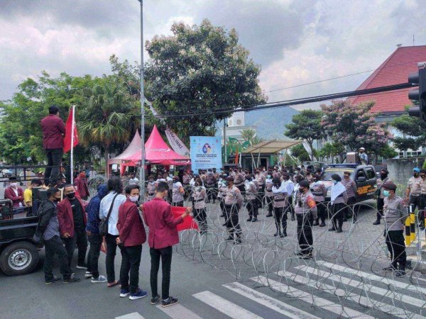 IMM Malang Raya Demo Tolak UU Cipta Kerja, Kapolres Batu Apresiasi