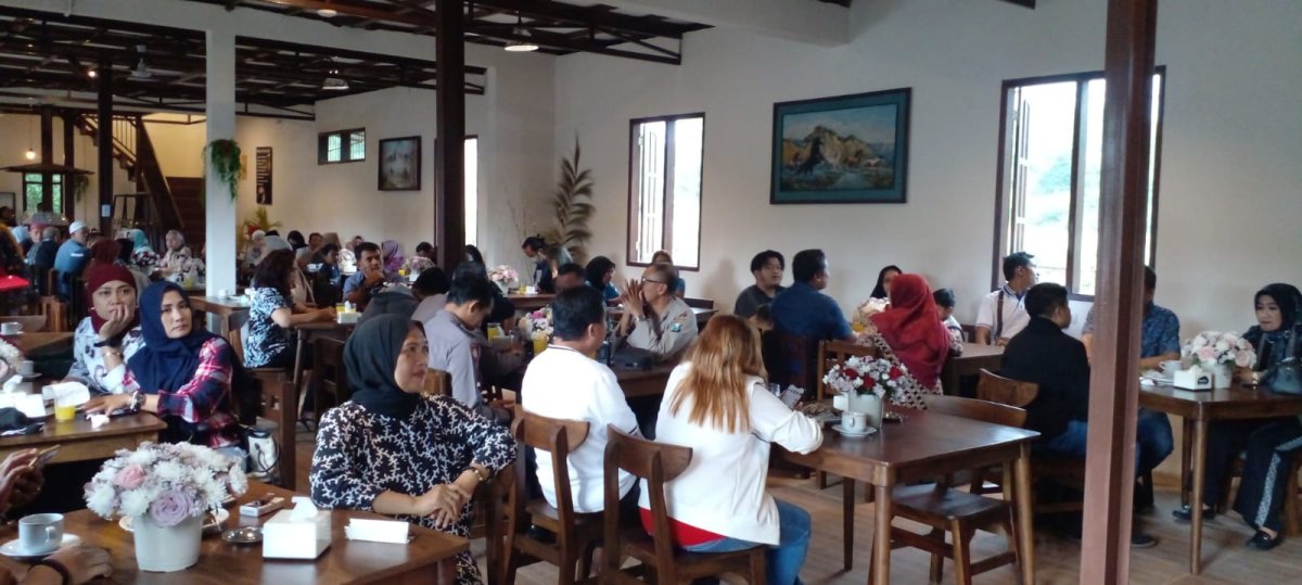 Soft Opening Warung Kelingan, Tawarkan Harga Kaki Lima dengan Rasa Bintang Lima