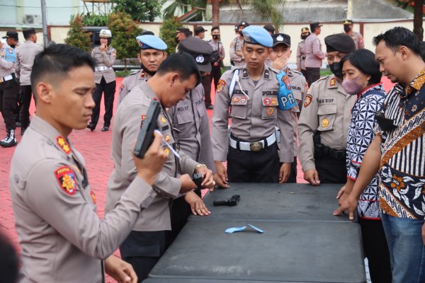 Kapolres Batu AKBP Oskar Gelar Pelatihan Pengenalan Teknik dan Bongkar Pasang Senpi, Cegah Penyalahgunaan Senpi