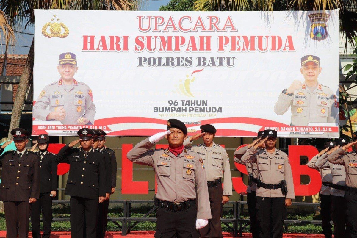 Polres Batu Gelar Upacara Peringatan Sumpah Pemuda ke-96, Gaungkan Semangat “Maju Bersama Indonesia Raya”