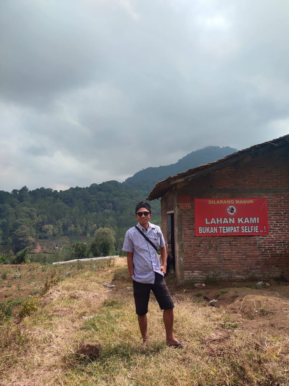 Warga Junggo Kota Batu, Pasang Spanduk Larangan Selfie untuk Wisatawan