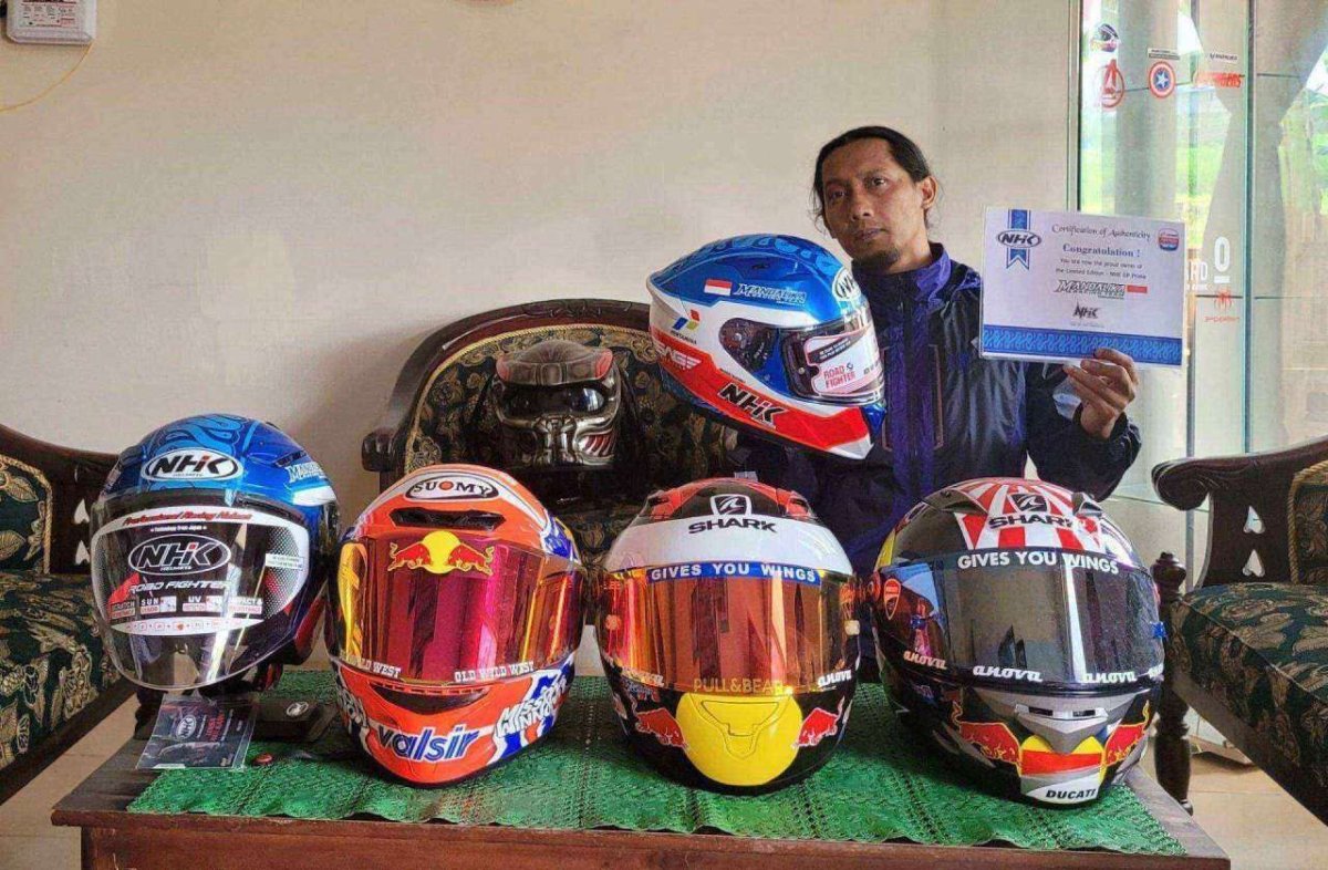 Bisnis Helm “Repaint” Ala motoGP, Jurnalis Ini Banjir Pesanan