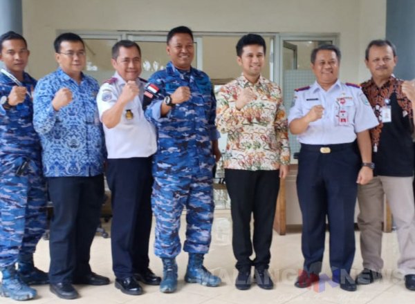Wagub Jatim Emil Dardak Tinjau Bandara Abdulrachman Saleh Malang