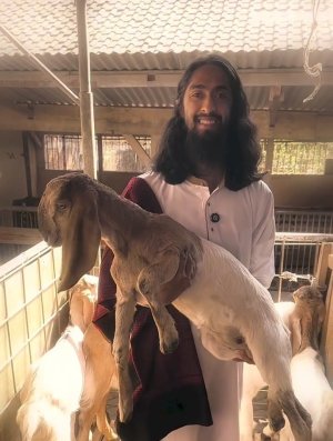 Bikin Konten Promosikan Kambing Sembari Dakwah, Warga Kota Batu, Faiq Mendadak Viral dan Banjir Follower di Instagram dan TikTok