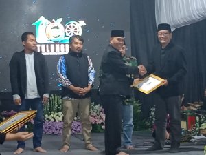 Kontribusi Berdayakan Masyarakat, PT. Selecta dapat Penghargaan Lencana Wanwa Dharma Satata dari Pemdes Tulungrejo