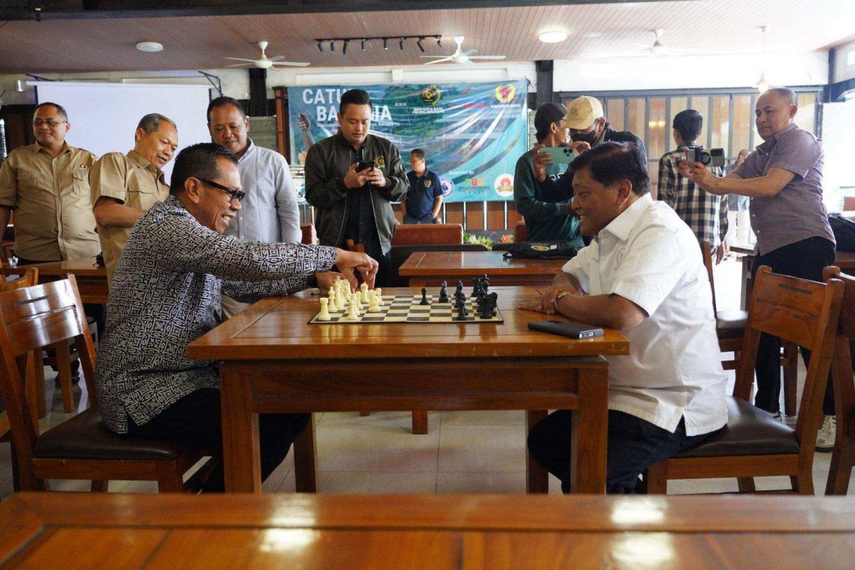 Wali Kota Batu, Nurochman Apresiasi SIWO PWI Malang Raya Gelar Turnamen Catur Bahagia