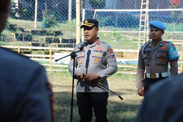 Kapolres Batu, AKBP Dr. Aris Pimpin Apel Siaga Karhutla, Kerahkan Water Bombing Padamkan Titik Api di Gunung Kawinajang