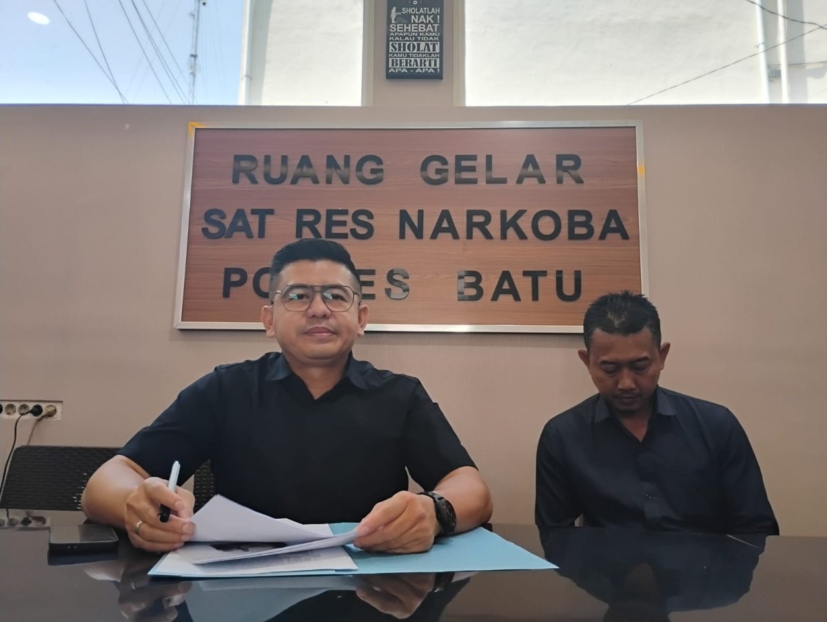 Satresnarkoba Polres Batu Berhasil Amankan Dua Pecandu Okerbaya, Kedapatan Bawa 105 Pil Yarindo