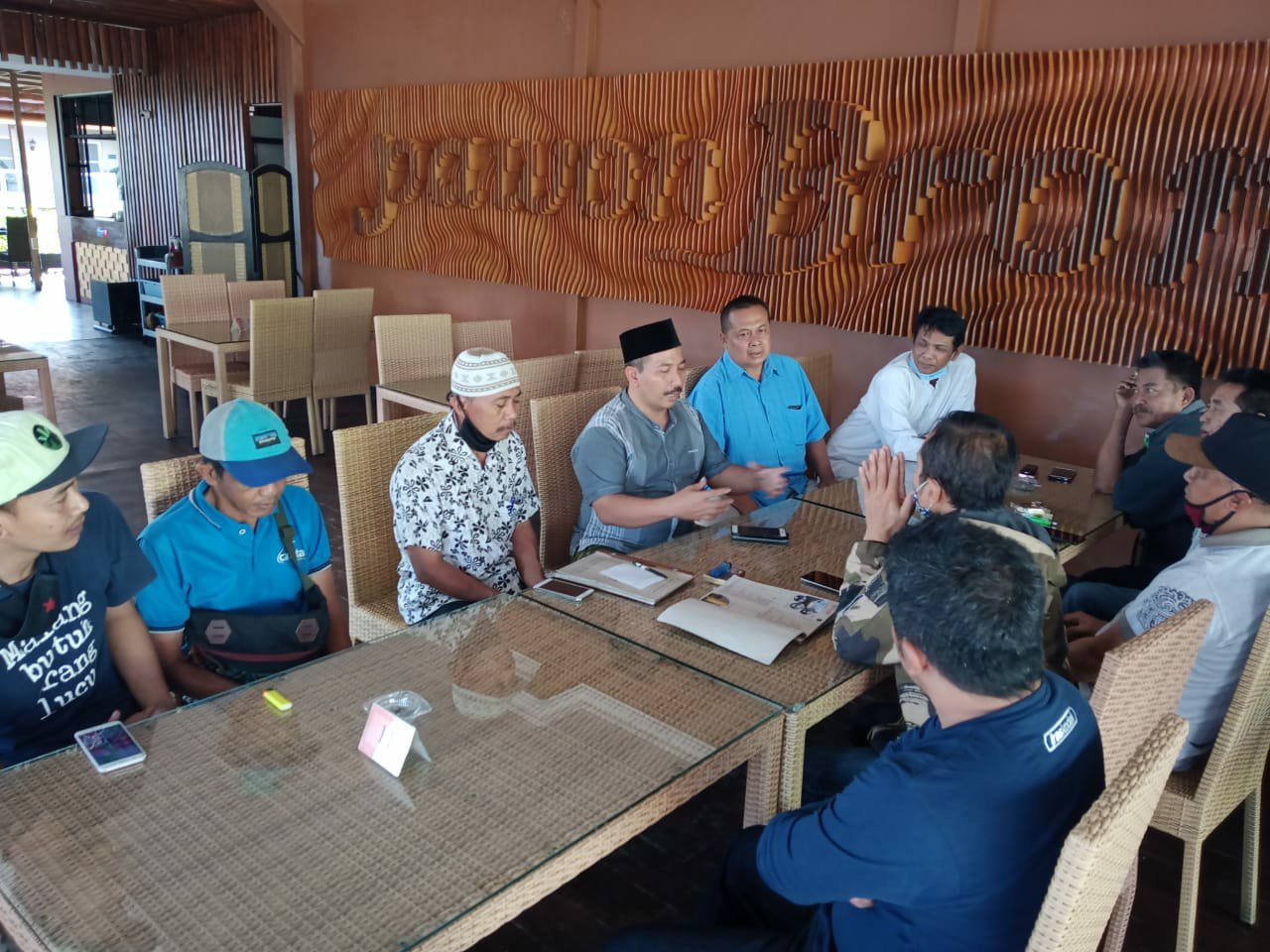 Pedagang Pasar Tumpang, bersilaturahim bertemu dengan Ketua PC NU Kabupaten Malang dr. Umar Usman, MM